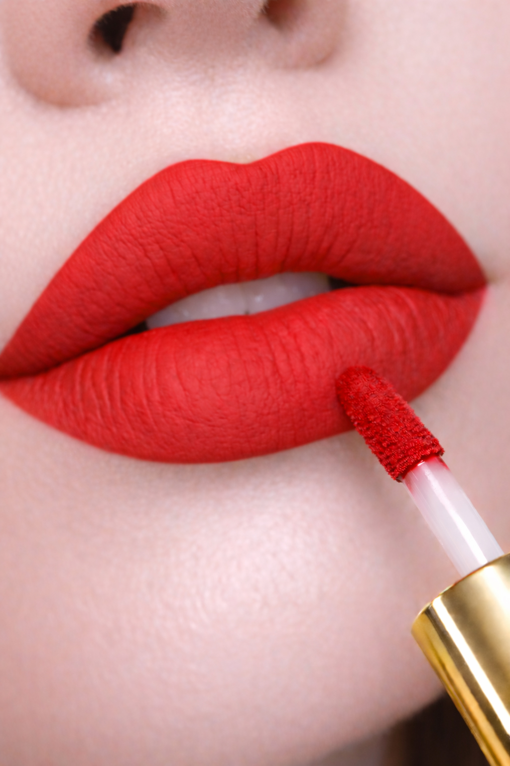 Pure Red Lightweight Liquid Matte Lipstick